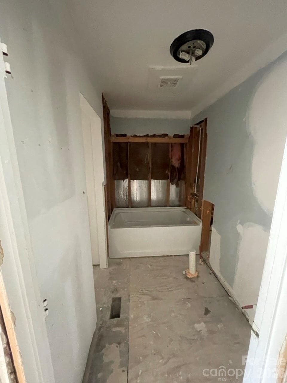 Single Family Residence at 133 Hickory Lane, York, photo 6 of 18