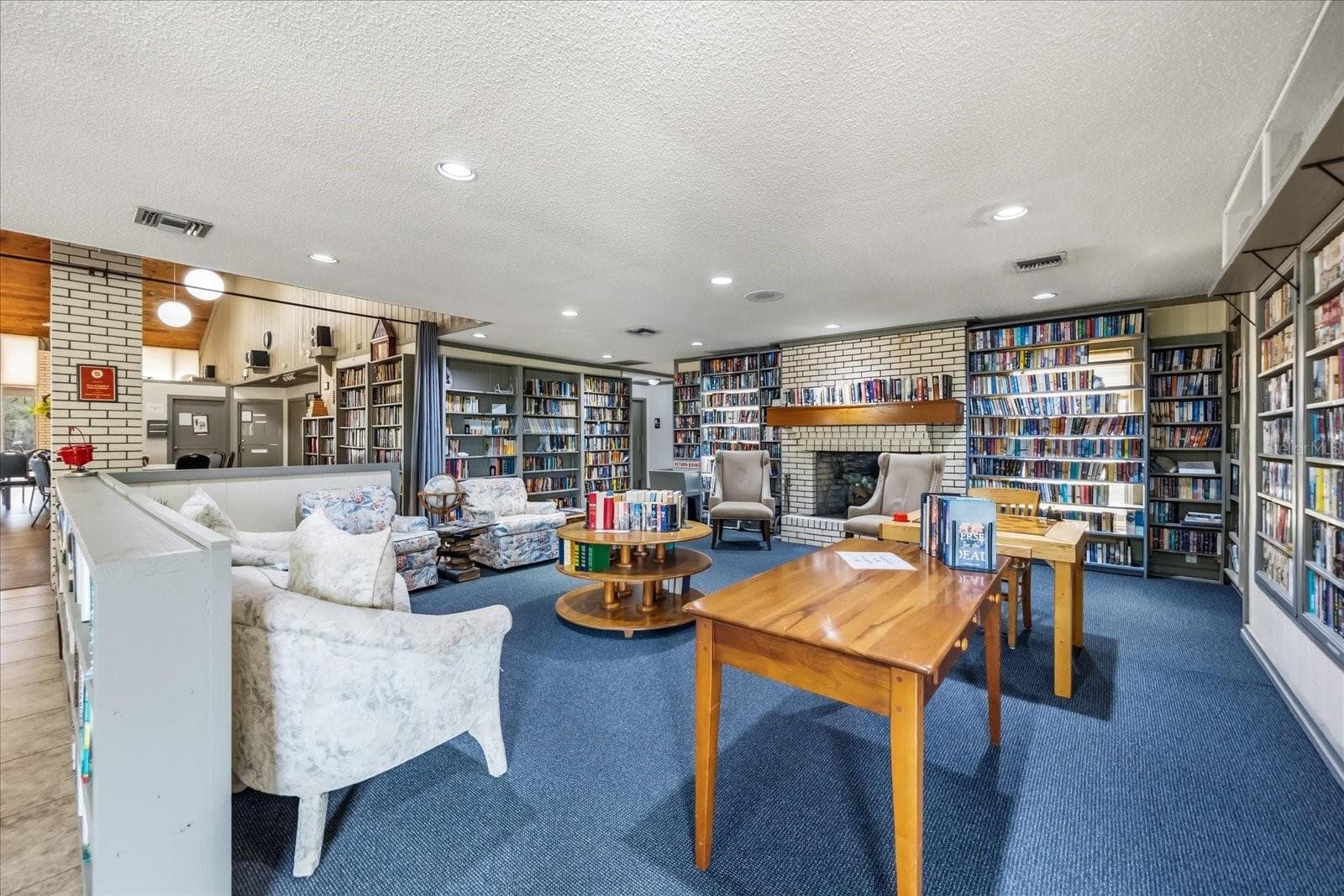 Community Library - 3928 N CITRUS CIR #691, ZELLWOOD