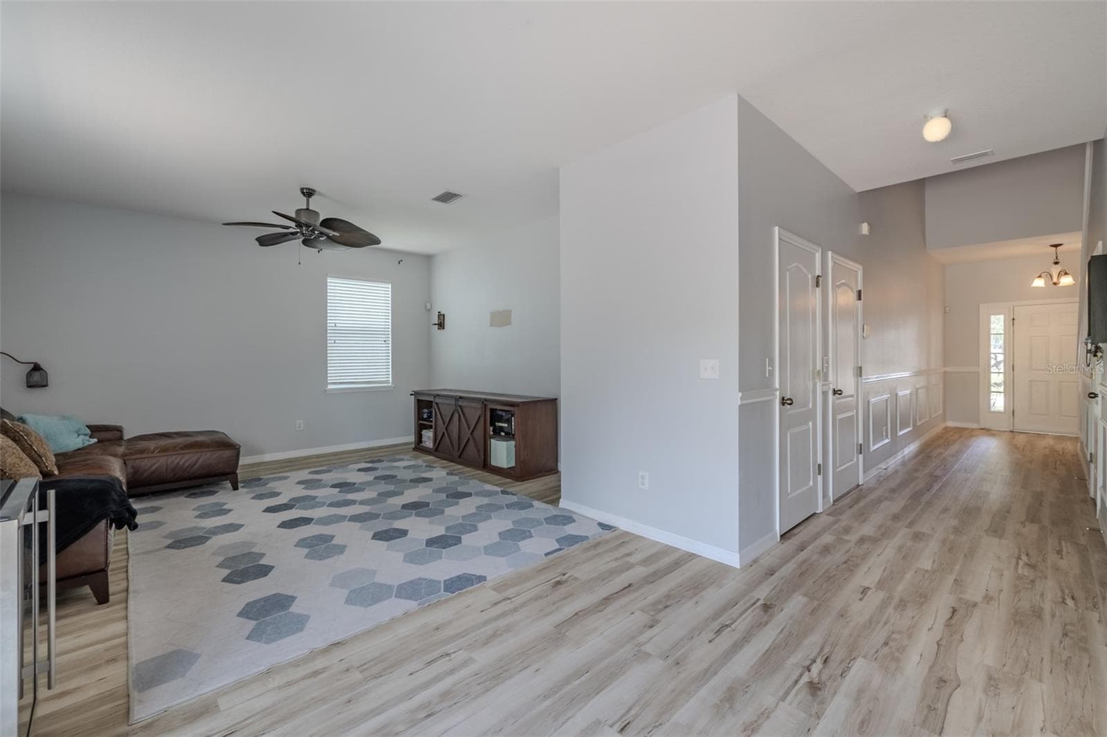 Single Family Residence at 12206 FAIRLAWN, RIVERVIEW, photo 8 of 52