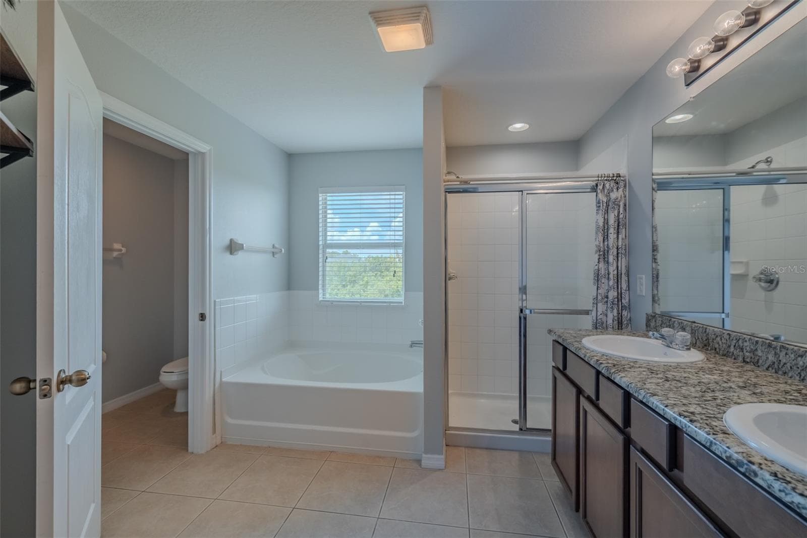 Single Family Residence at 12206 FAIRLAWN, RIVERVIEW, photo 30 of 52
