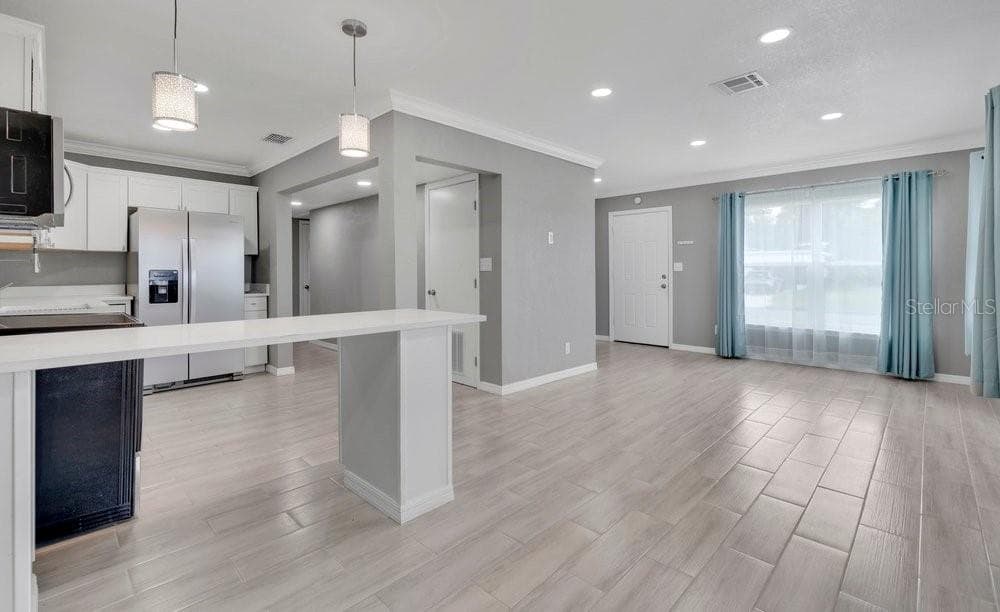 Single Family Residence at 120 PRIMROSE CT, ORLANDO, photo 6 of 43