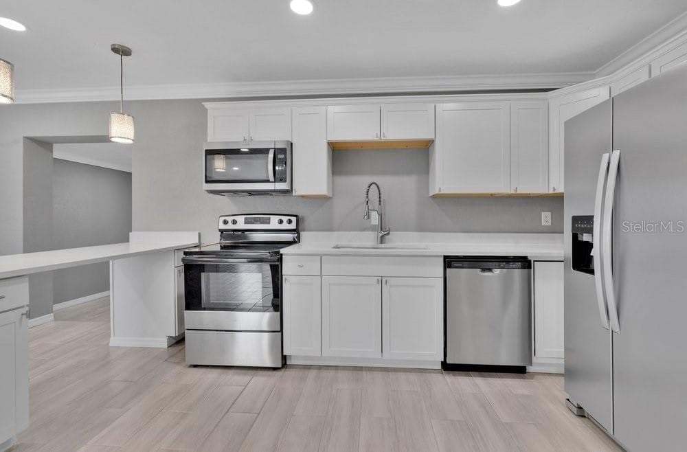 Single Family Residence at 120 PRIMROSE CT, ORLANDO, photo 7 of 43