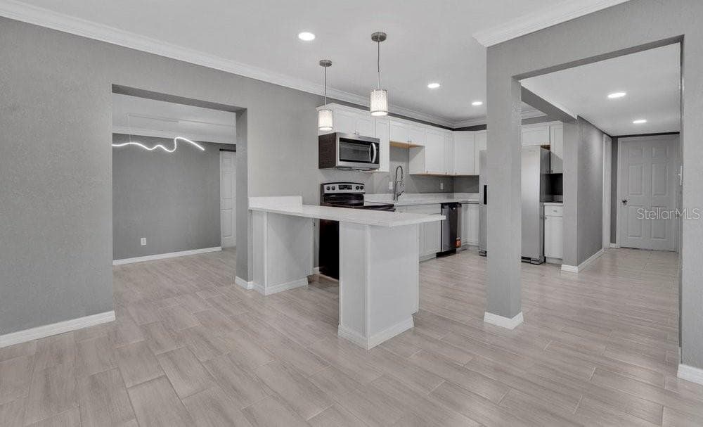 Single Family Residence at 120 PRIMROSE CT, ORLANDO, photo 9 of 43