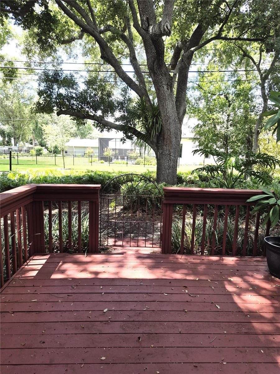 Front Porch - 9913 W BAY ST, SEMINOLE