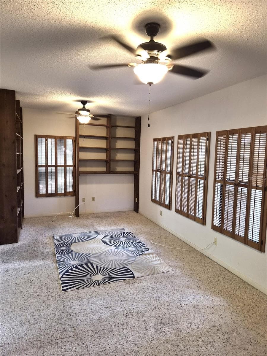 Office - 9913 W BAY ST, SEMINOLE