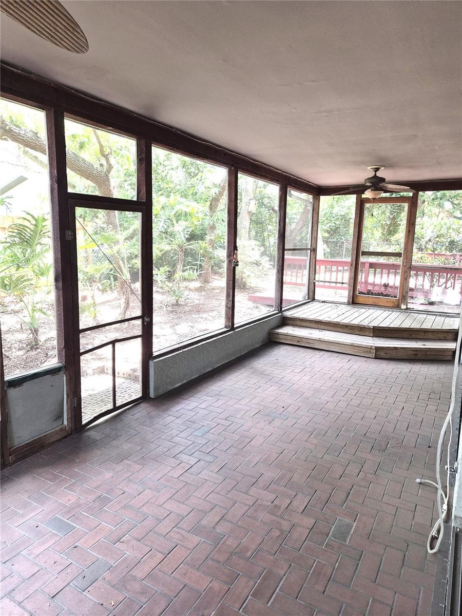 Lanai - 9913 W BAY ST, SEMINOLE