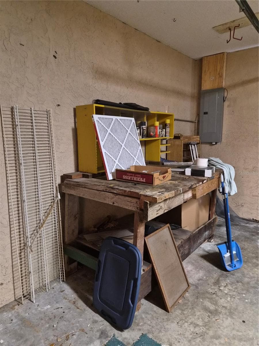 Workbench - 9913 W BAY ST, SEMINOLE