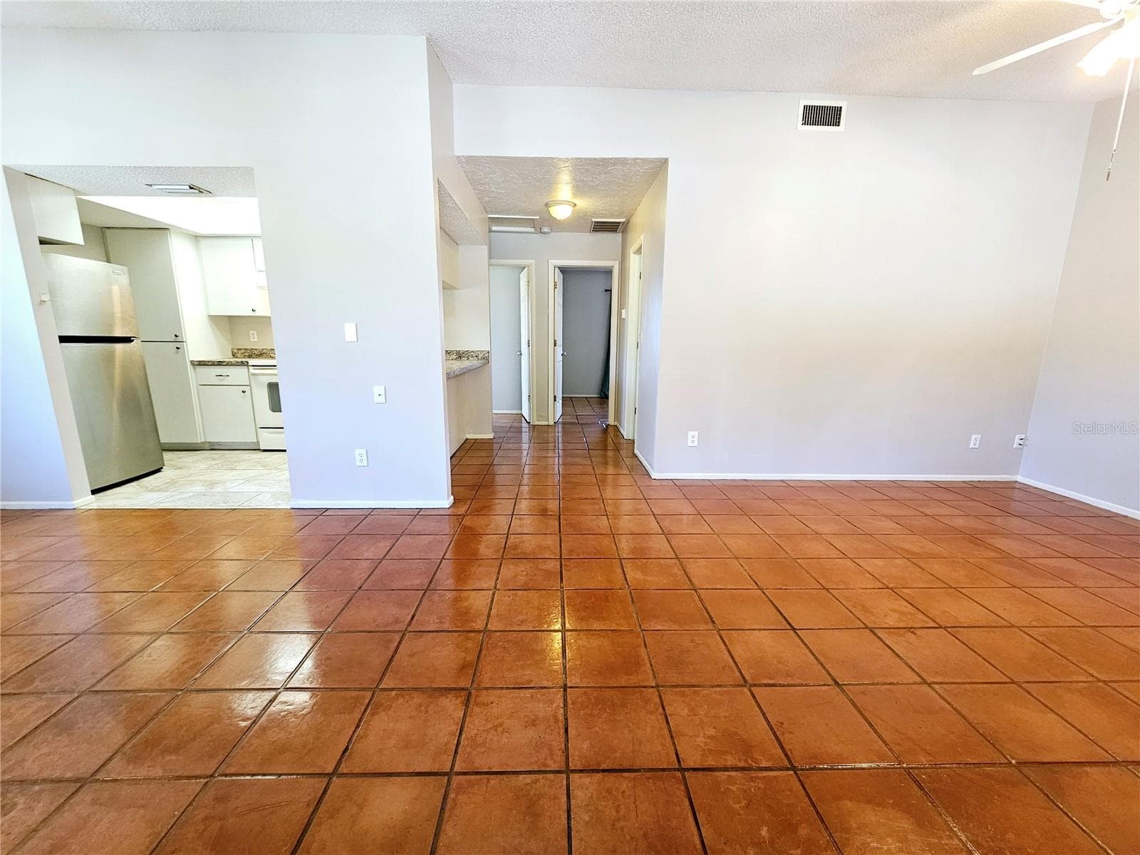 Entrance-living room - 9000 GRIGGS RD #A, ENGLEWOOD