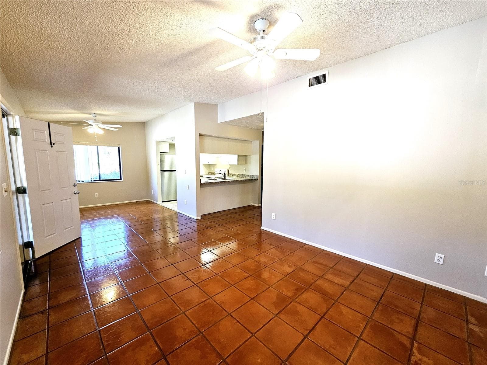 Living room-dining room - 9000 GRIGGS RD #A, ENGLEWOOD