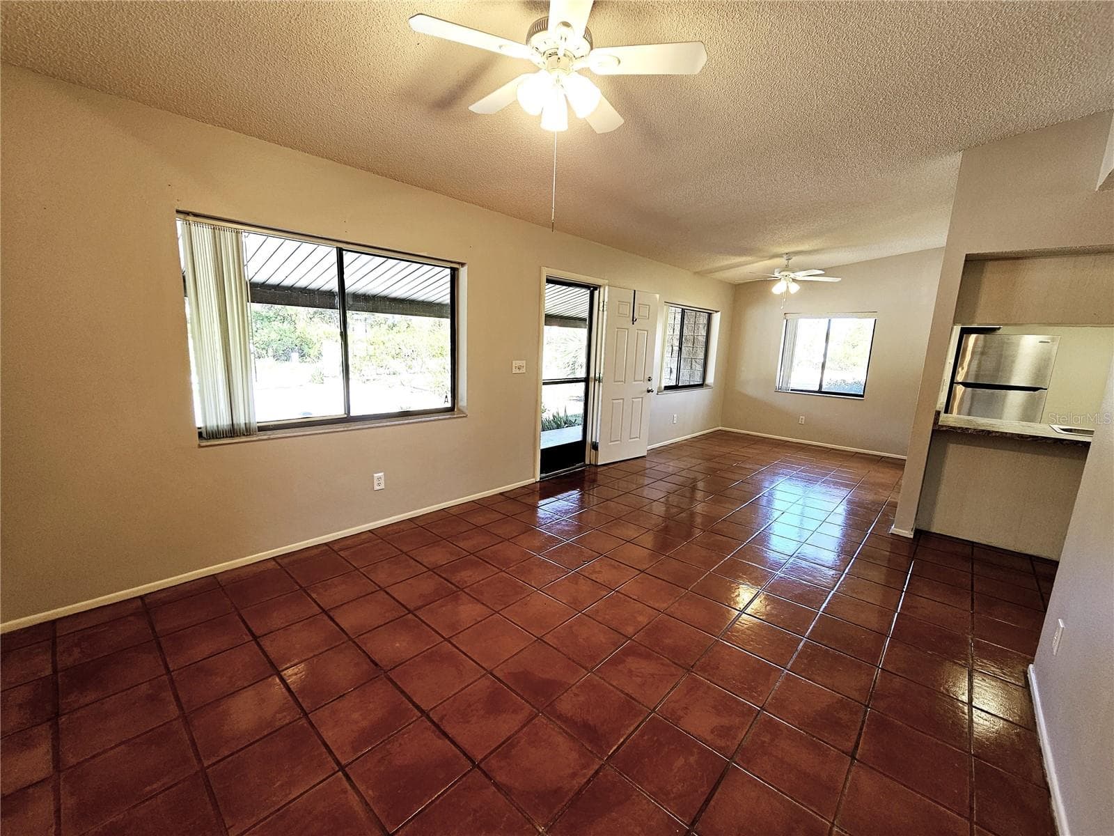 Living room-dining room - 9000 GRIGGS RD #A, ENGLEWOOD