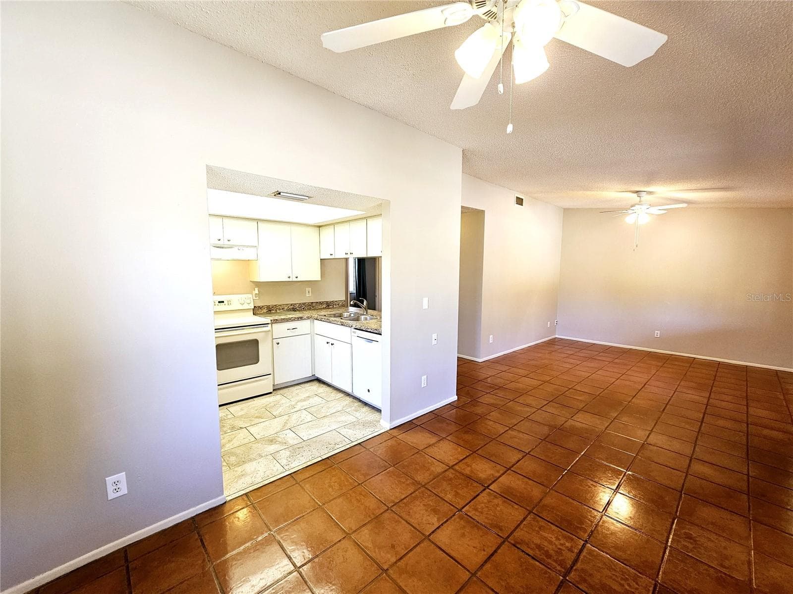 Dining room-kitcvhen - 9000 GRIGGS RD #A, ENGLEWOOD
