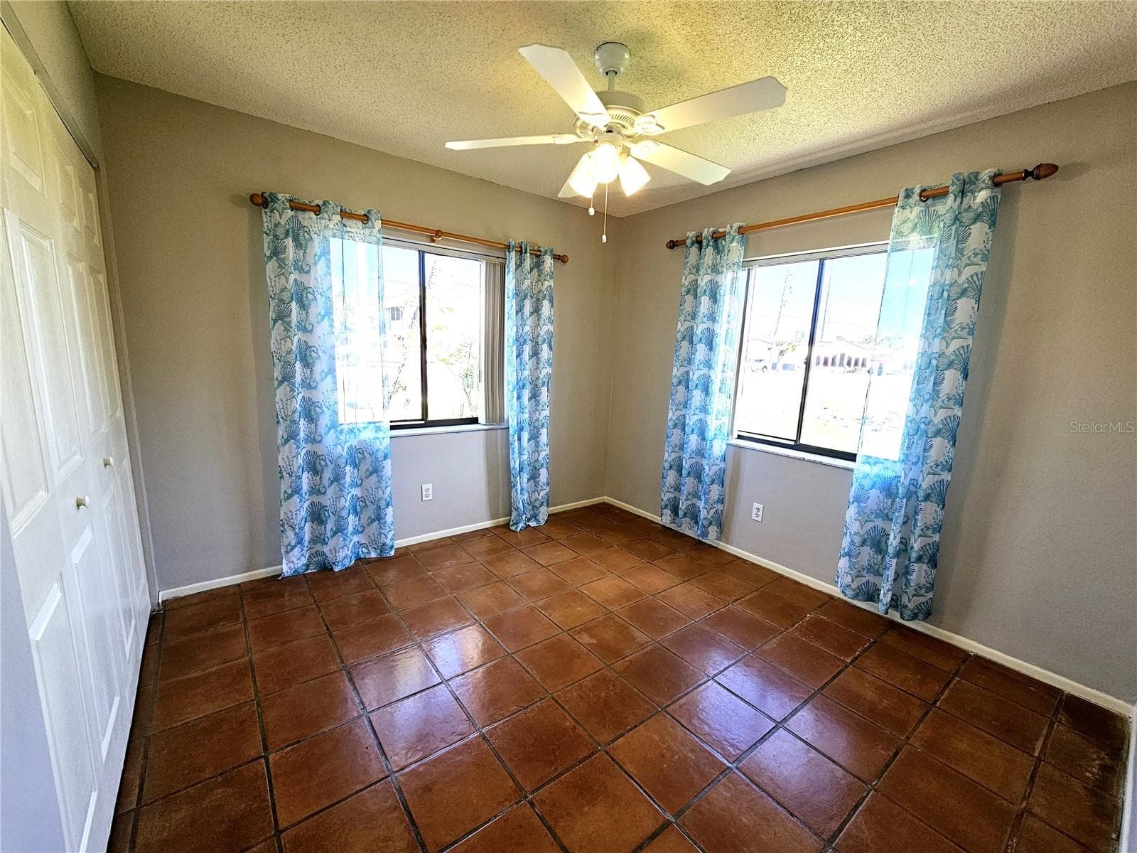 Guest bedroom - 9000 GRIGGS RD #A, ENGLEWOOD