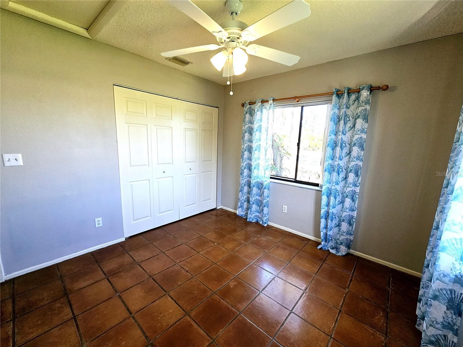 Guest bedroom - 9000 GRIGGS RD #A, ENGLEWOOD