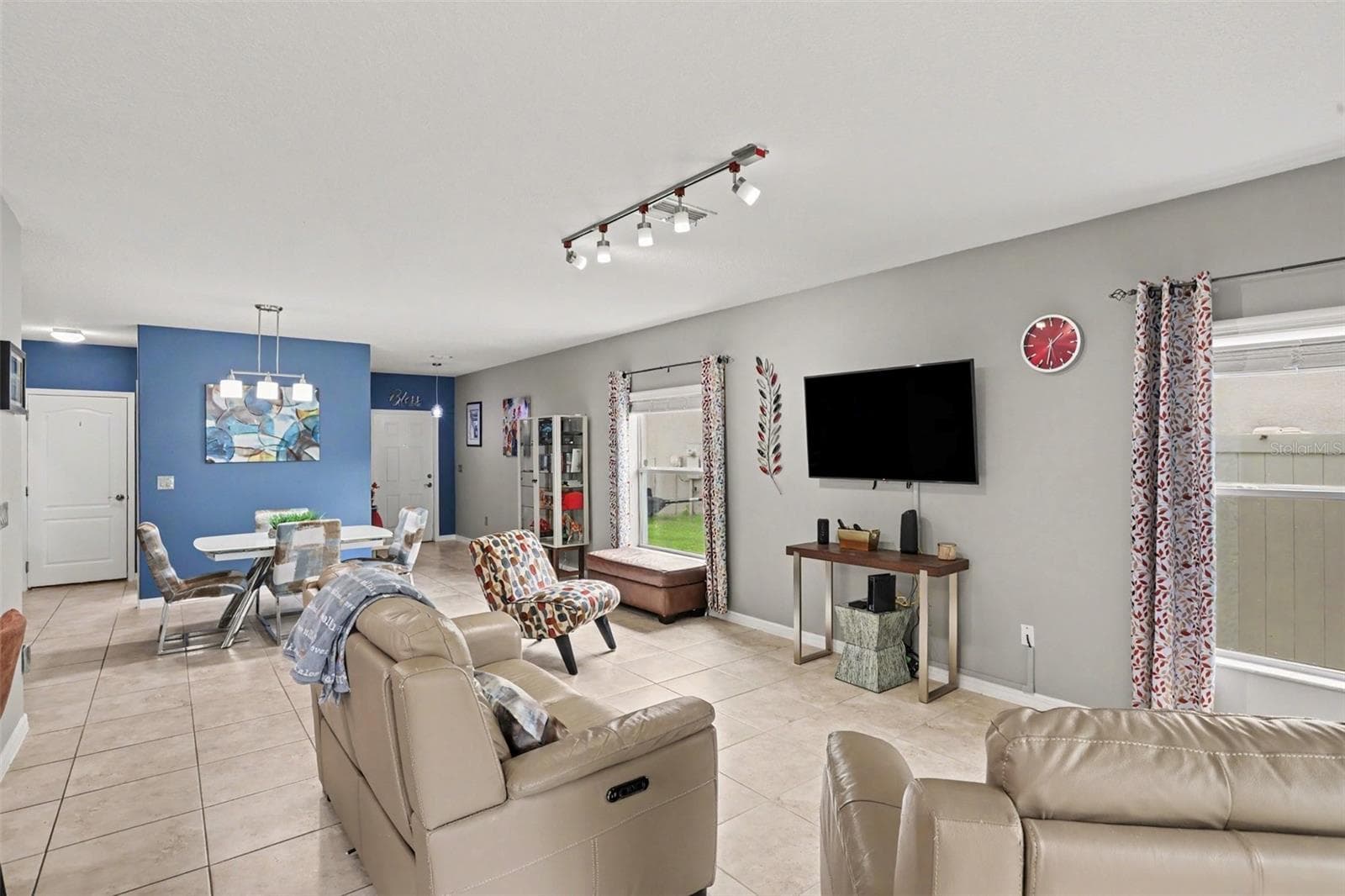 Single Family Residence at 4956 REFLECTING POND CIR, WIMAUMA, photo 4 of 30