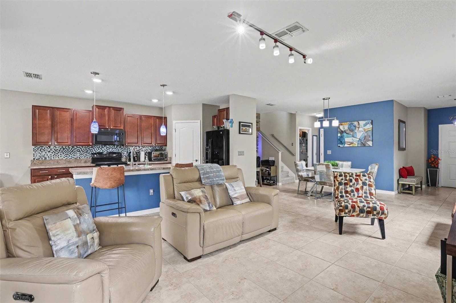 Single Family Residence at 4956 REFLECTING POND CIR, WIMAUMA, photo 7 of 30