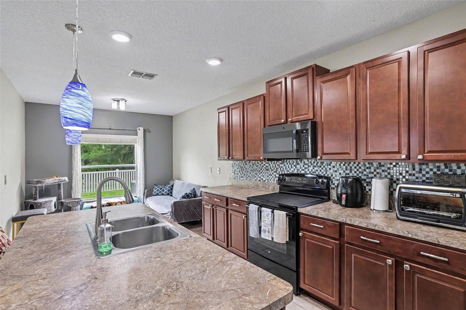 Single Family Residence at 4956 REFLECTING POND CIR, WIMAUMA, photo 11 of 30