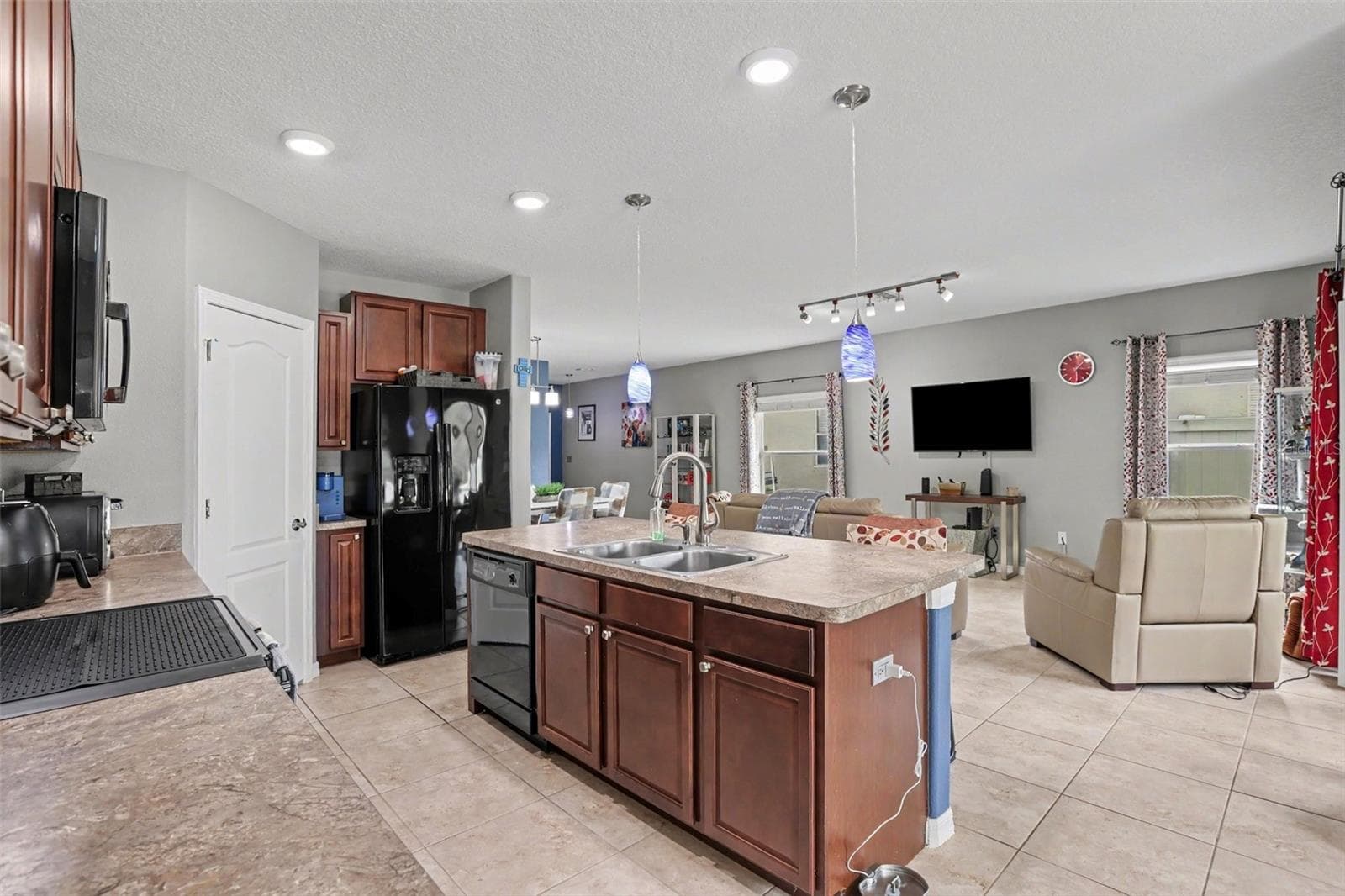 Single Family Residence at 4956 REFLECTING POND CIR, WIMAUMA, photo 12 of 30
