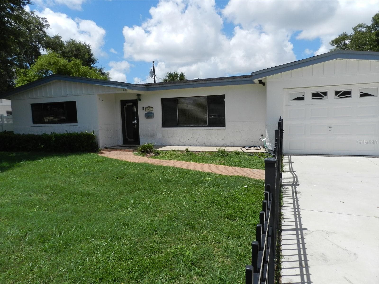 Single Family Residence at 7454 1ST WAY N, ST PETERSBURG, photo 3 of 22