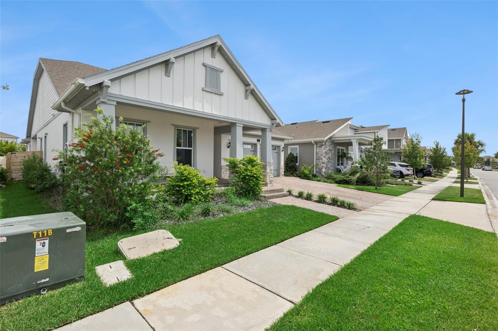 Single Family Residence at 13301 MCMILLAN DR, ORLANDO, photo 2 of 86