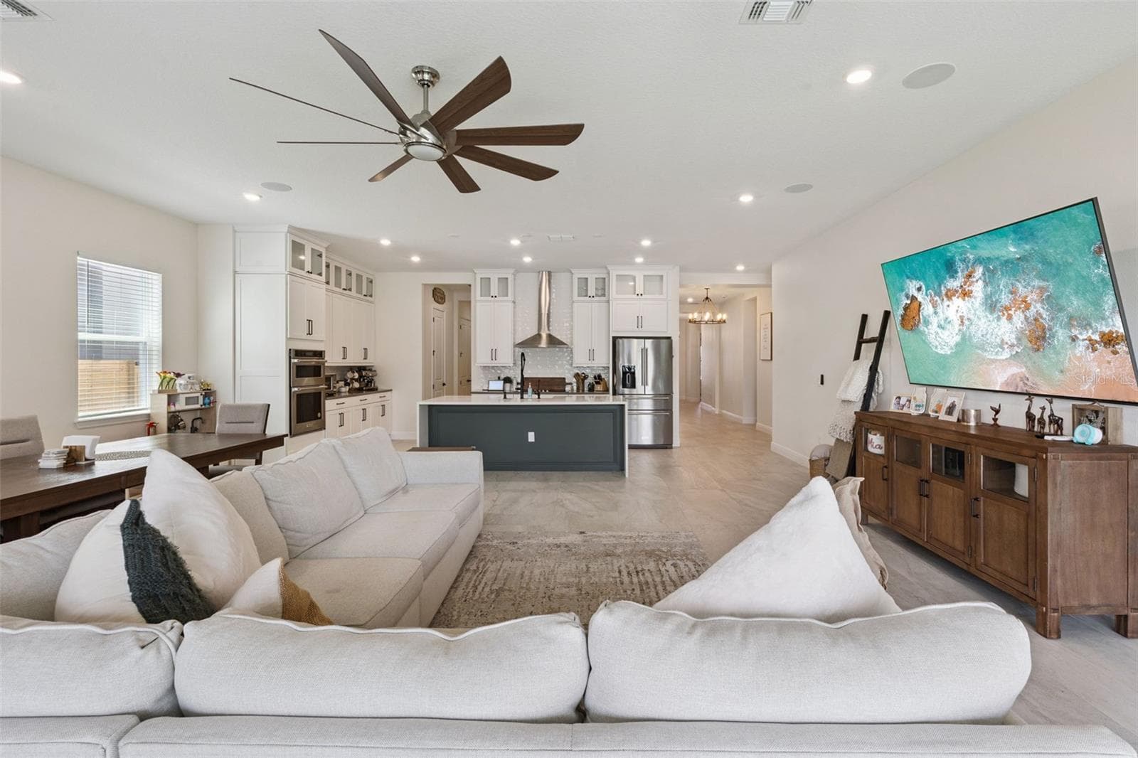 Single Family Residence at 13301 MCMILLAN DR, ORLANDO, photo 13 of 86