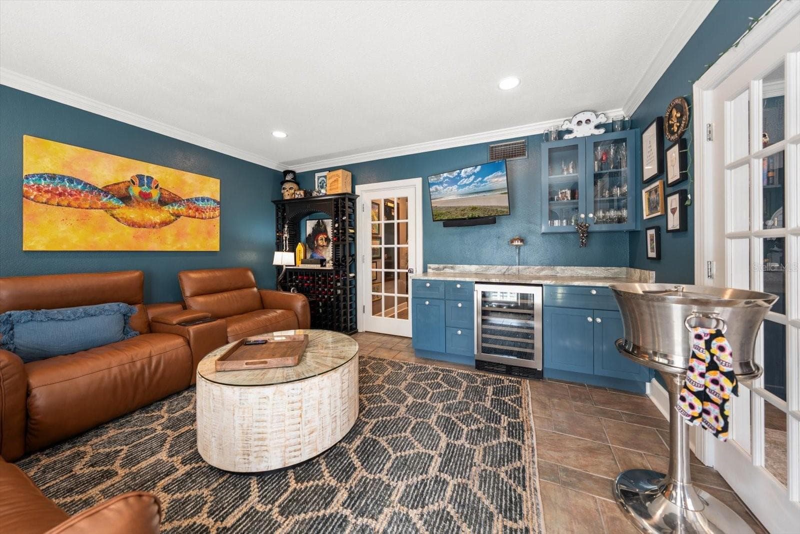 Family Room (First Floor) - 6212 BAYSHORE BLVD #F, TAMPA