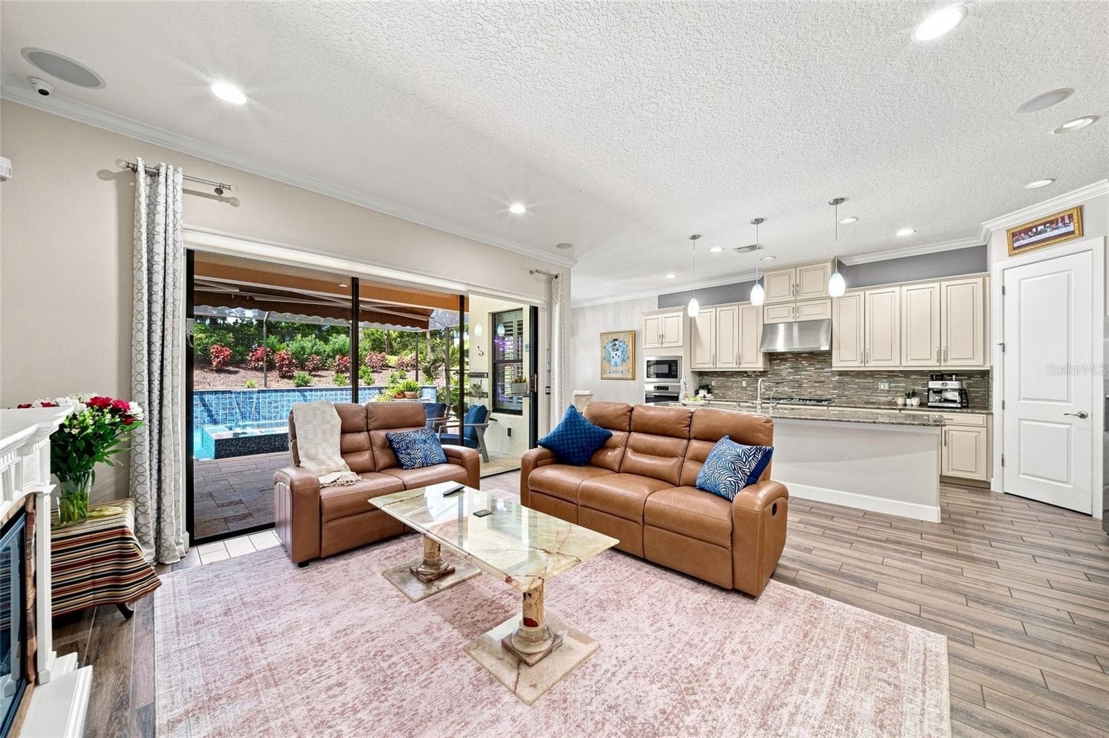 Open floorplan to kitchen - 12672 FONTANA LOOP, BRADENTON