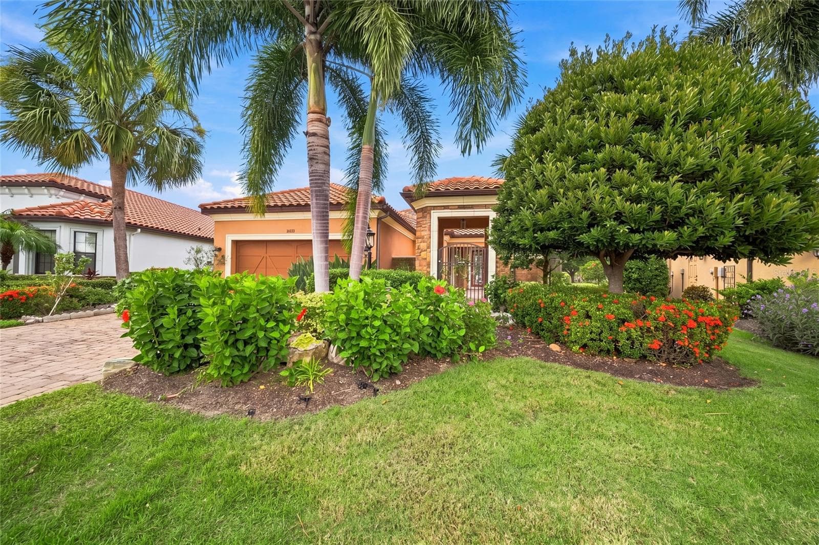 Front yard - 12672 FONTANA LOOP, BRADENTON