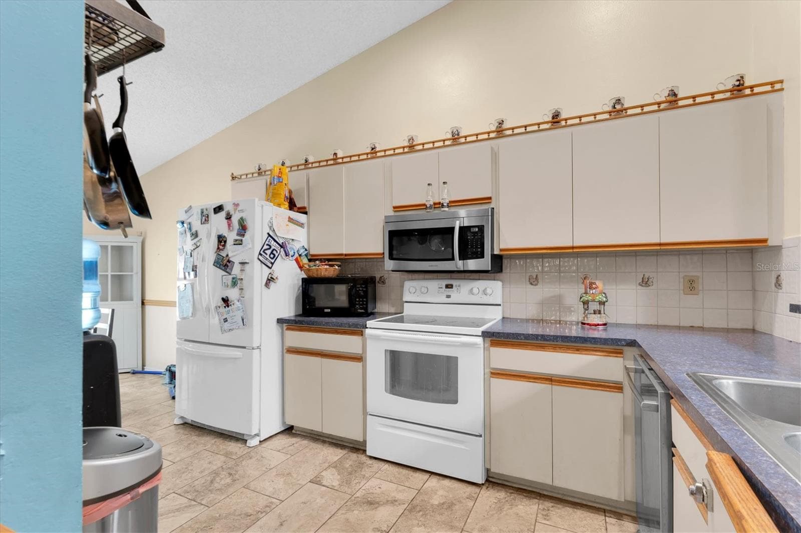 Single Family Residence at 10833 LIVINGSTON DR, NEW PORT RICHEY, photo 10 of 51
