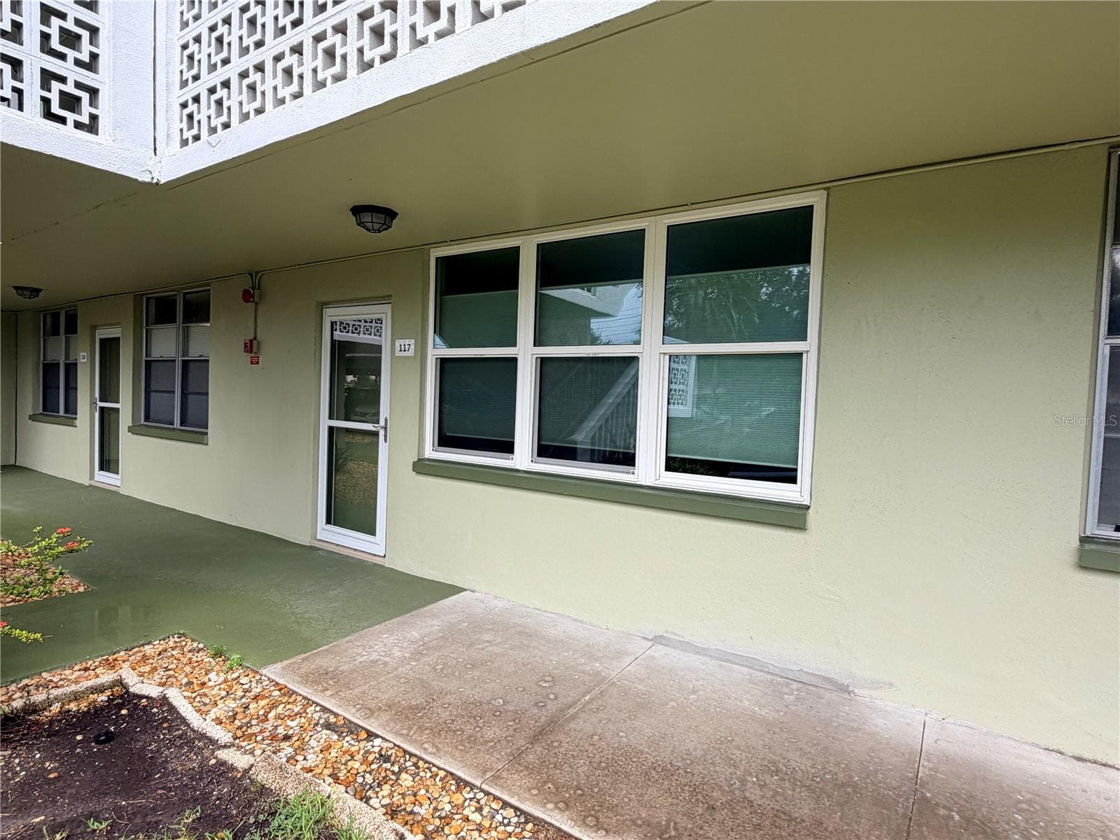 View of front of unit - 4885 1ST ST NE #117, ST PETERSBURG