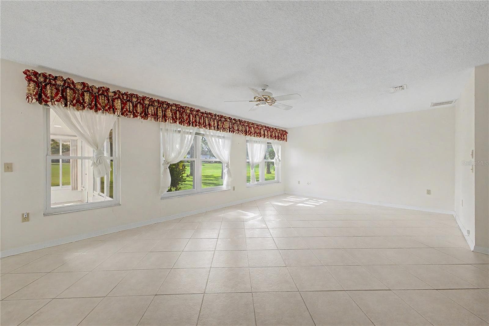 Single Family Residence at 2376 BENT PINE CT, SPRING HILL, photo 13 of 64