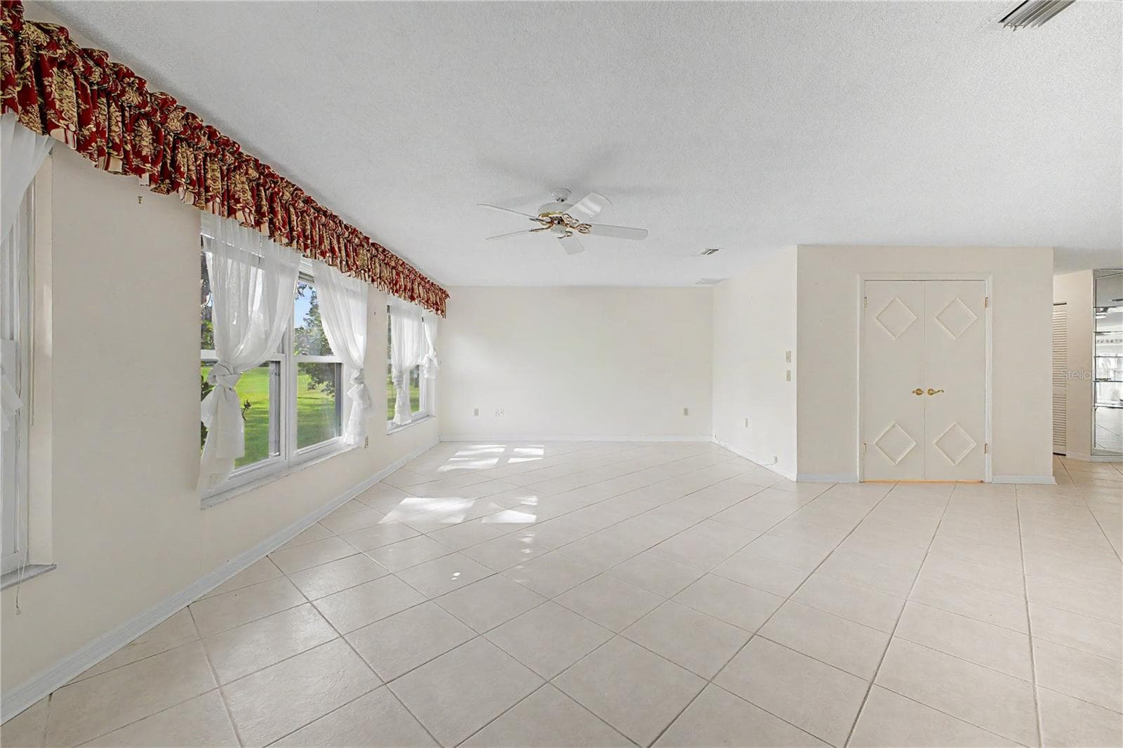 Single Family Residence at 2376 BENT PINE CT, SPRING HILL, photo 15 of 64
