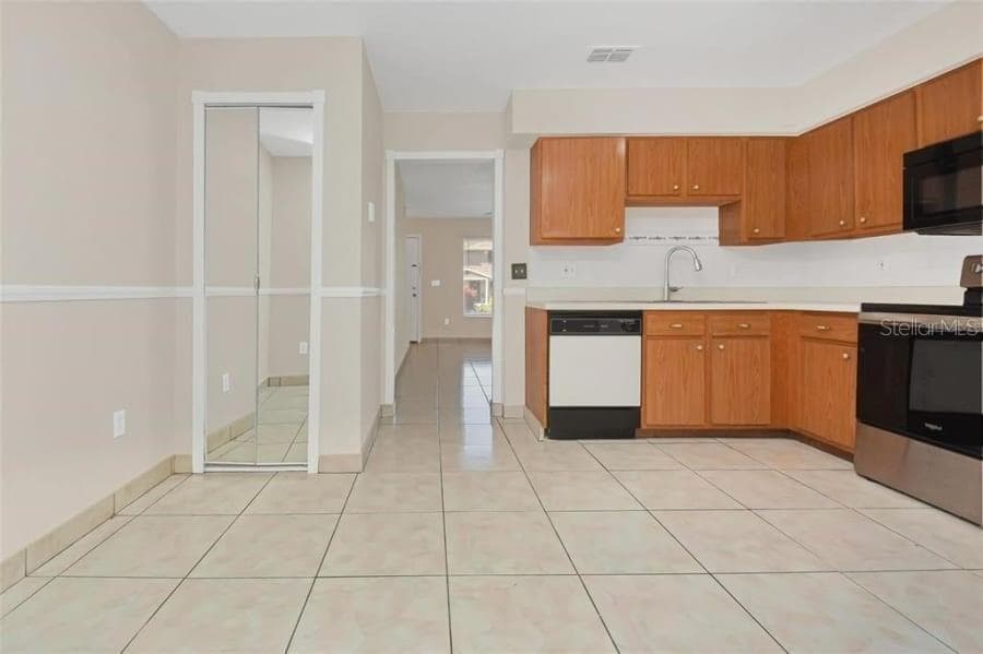 Townhouse at 113 KRISTI ANN CT, WINTER SPRINGS, photo 5 of 18