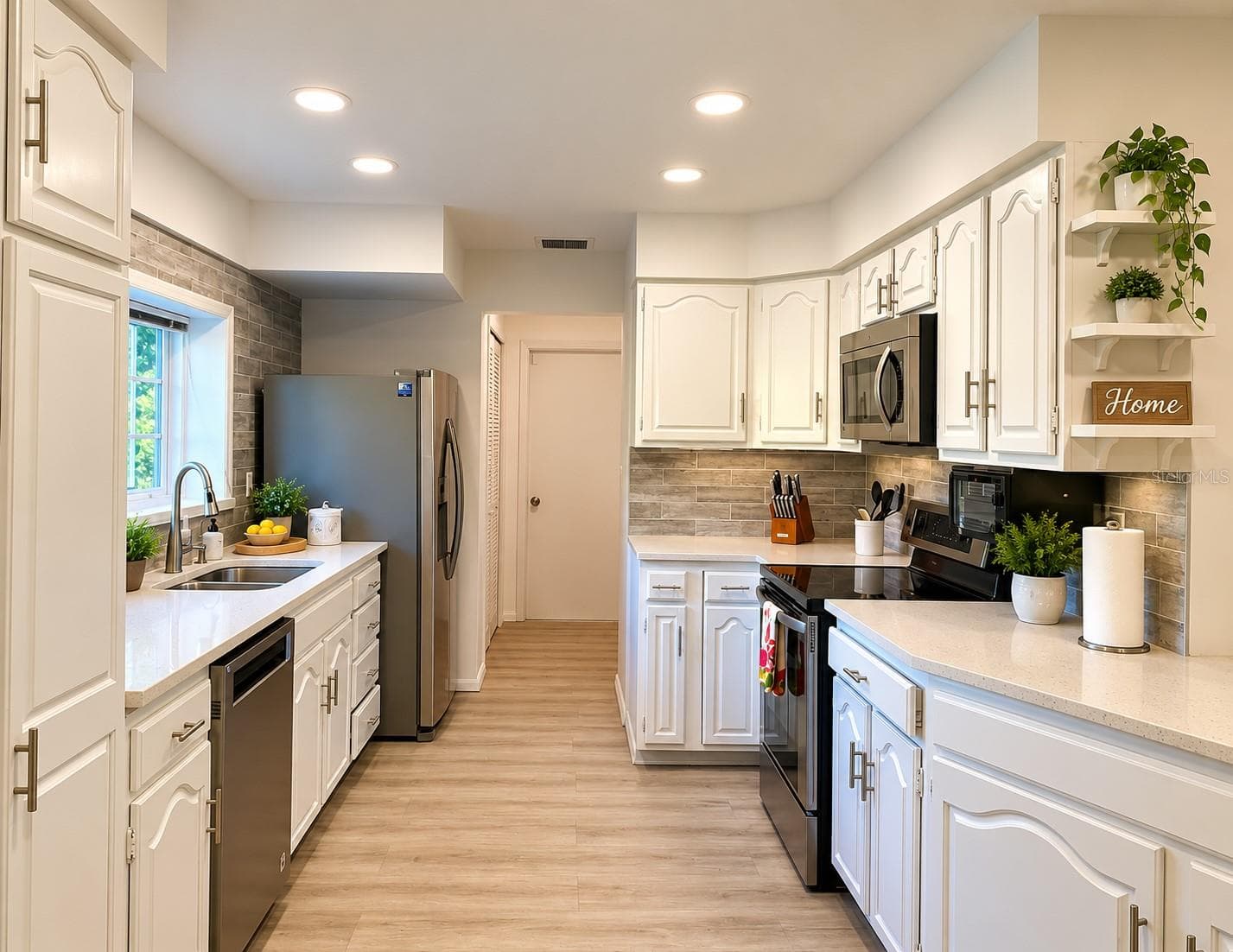 kitchen - 5144 PINE TREE LN, WESLEY CHAPEL