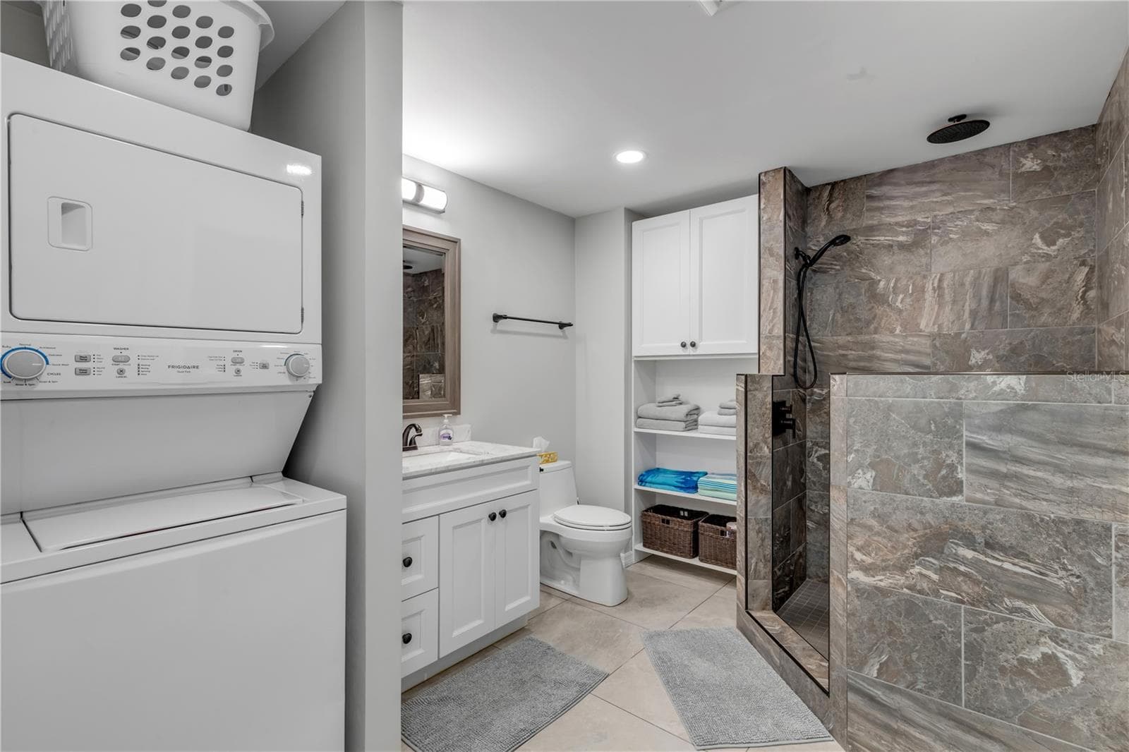 Apartment 1 Laundry - 2707 S ATLANTIC AVE, NEW SMYRNA BEACH