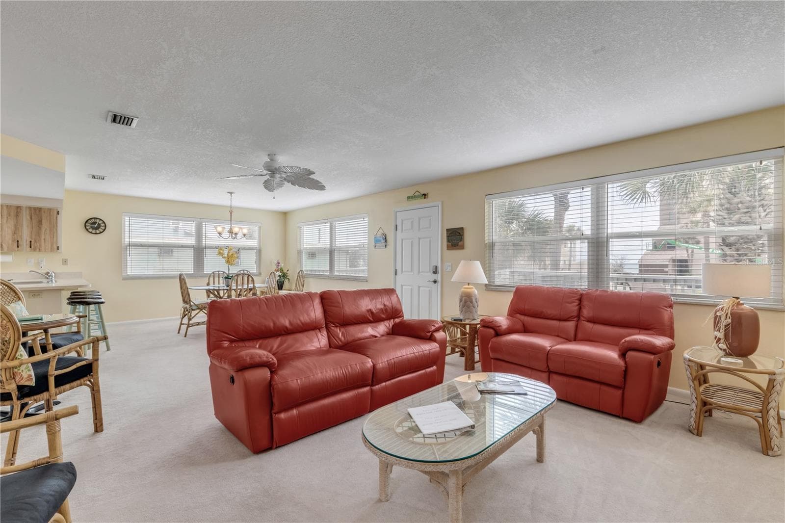 Apartment 2 Living room - 2707 S ATLANTIC AVE, NEW SMYRNA BEACH