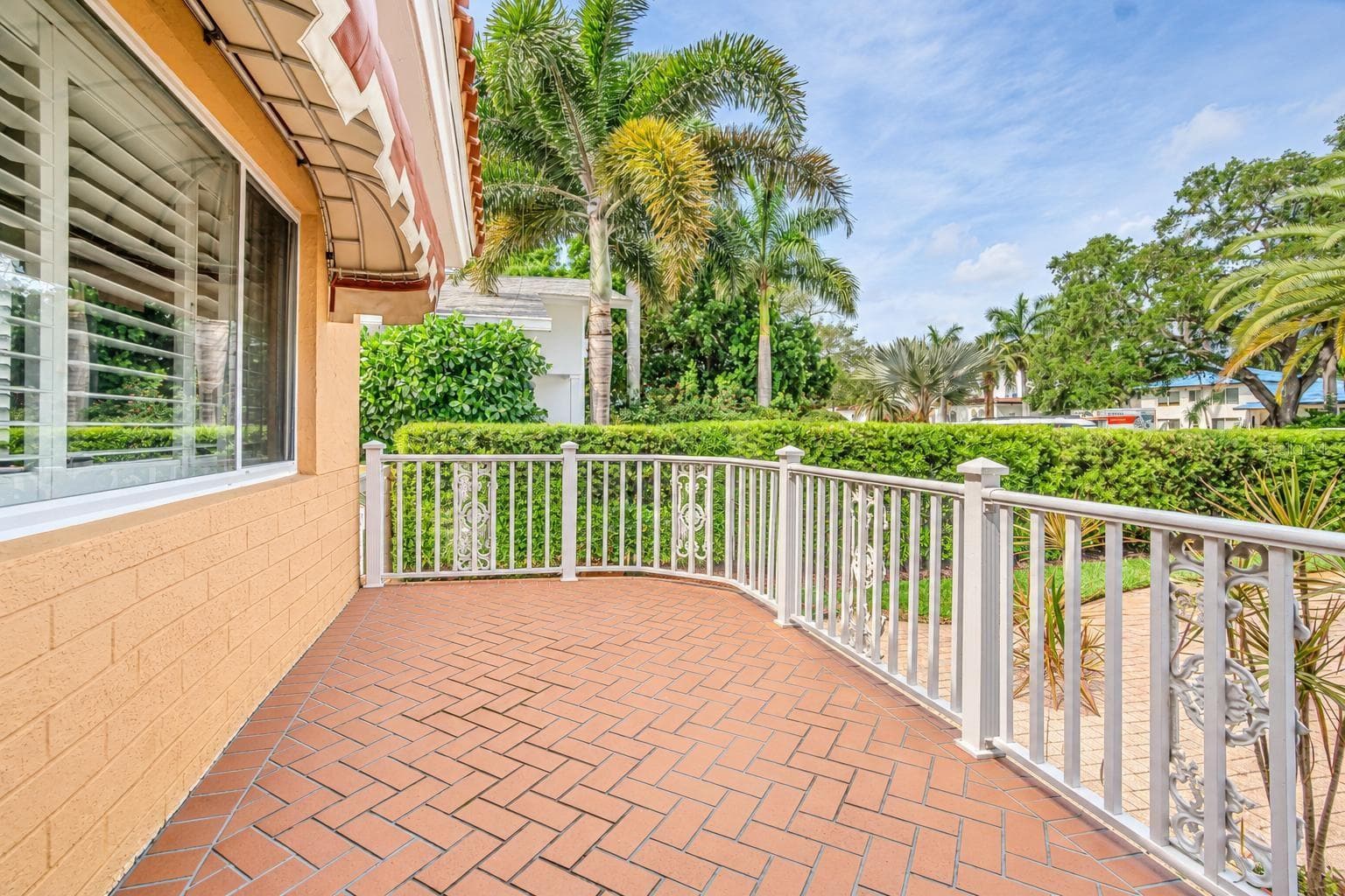 Single Family Residence at 243 SNELL ISLE BLVD NE, ST PETERSBURG, photo 3 of 35