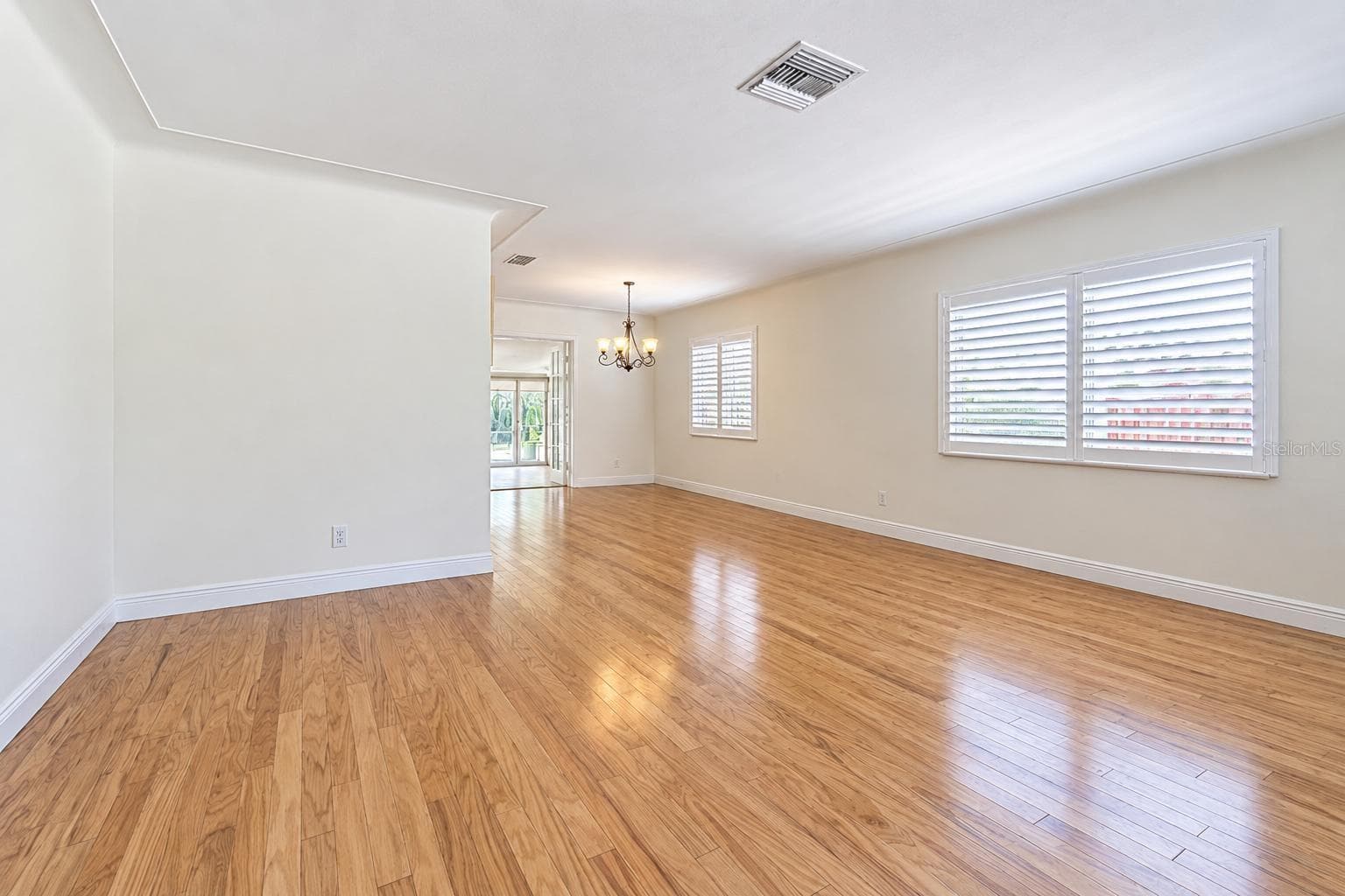 Single Family Residence at 243 SNELL ISLE BLVD NE, ST PETERSBURG, photo 4 of 35
