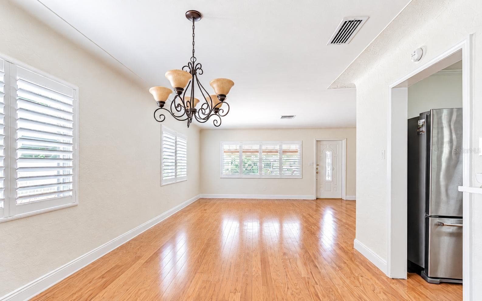 Single Family Residence at 243 SNELL ISLE BLVD NE, ST PETERSBURG, photo 7 of 35