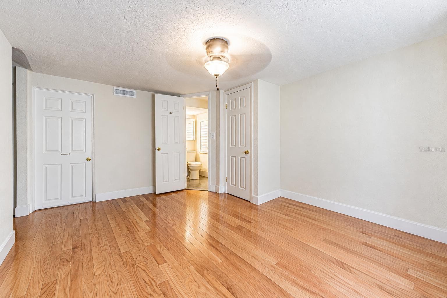 Single Family Residence at 243 SNELL ISLE BLVD NE, ST PETERSBURG, photo 15 of 35