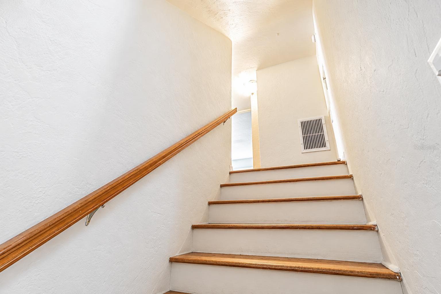 Single Family Residence at 243 SNELL ISLE BLVD NE, ST PETERSBURG, photo 18 of 35