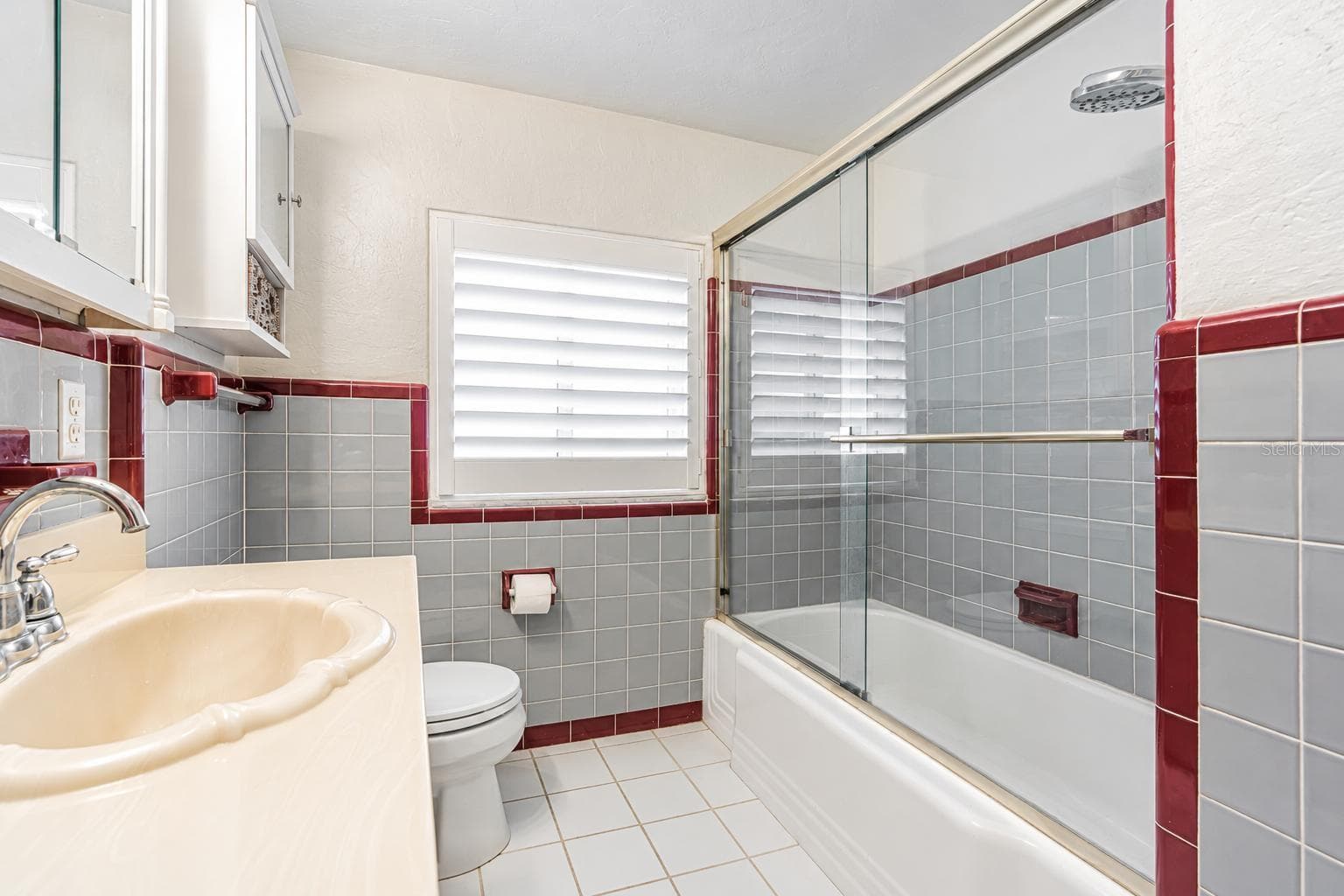 Single Family Residence at 243 SNELL ISLE BLVD NE, ST PETERSBURG, photo 22 of 35