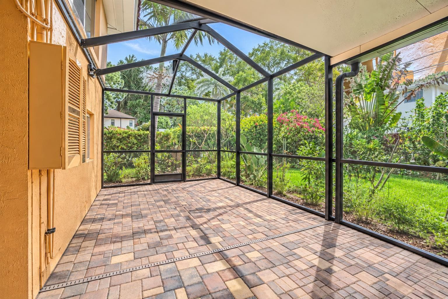 Single Family Residence at 243 SNELL ISLE BLVD NE, ST PETERSBURG, photo 25 of 35