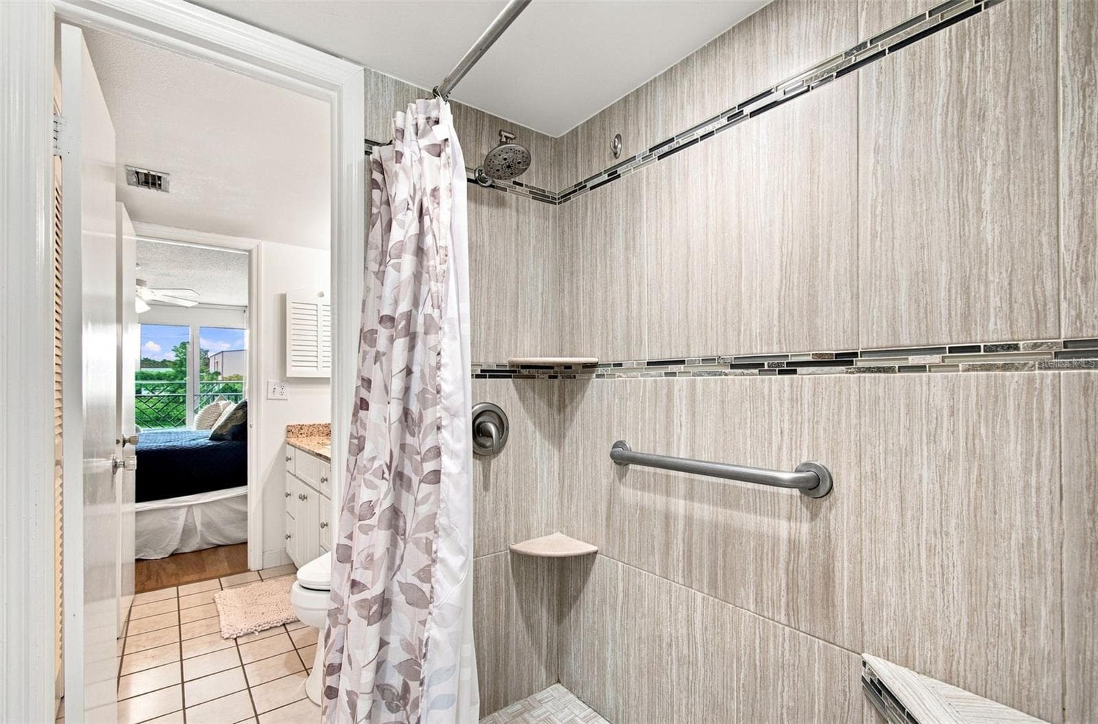 En Suite Bathroom - 60 GULF BLVD #214, INDIAN ROCKS BEACH