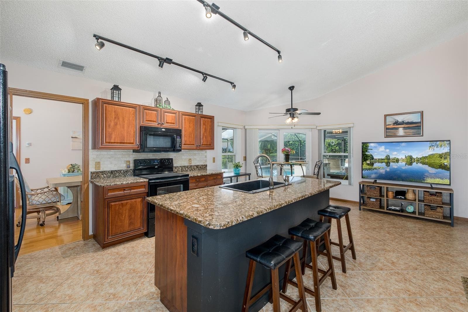 Single Family Residence at 11810 SPANISH LAKE DR, TAMPA, photo 10 of 66