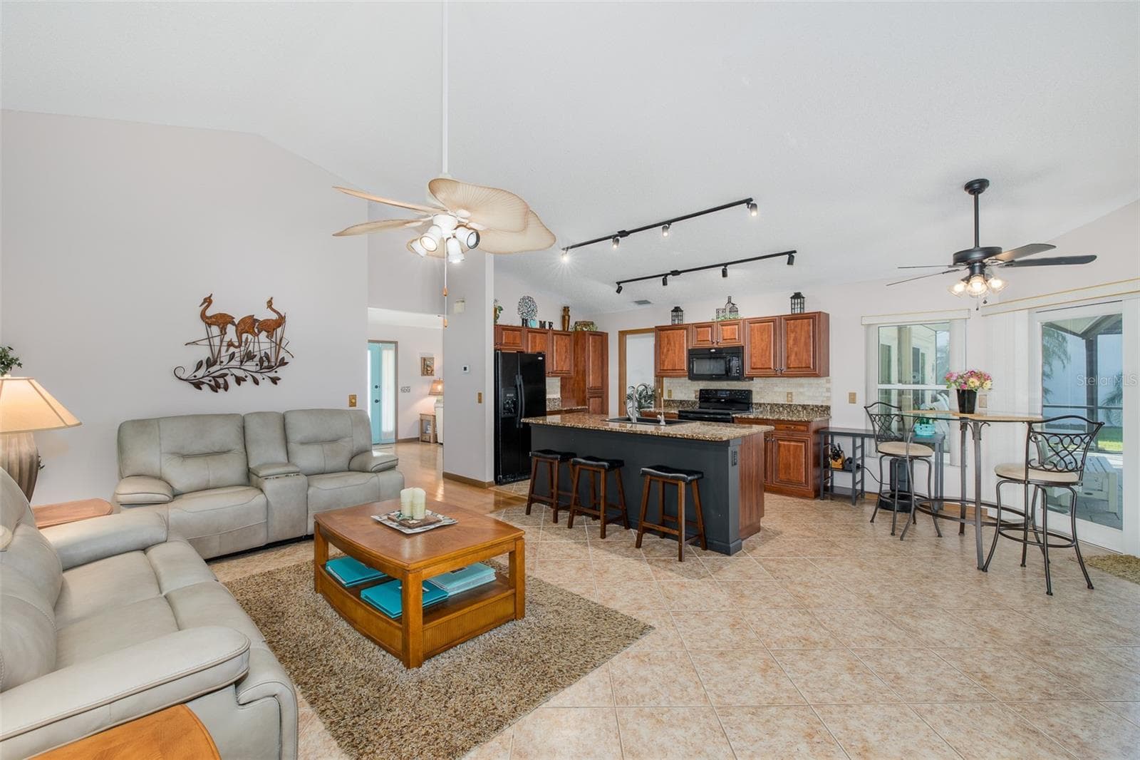 Single Family Residence at 11810 SPANISH LAKE DR, TAMPA, photo 15 of 66