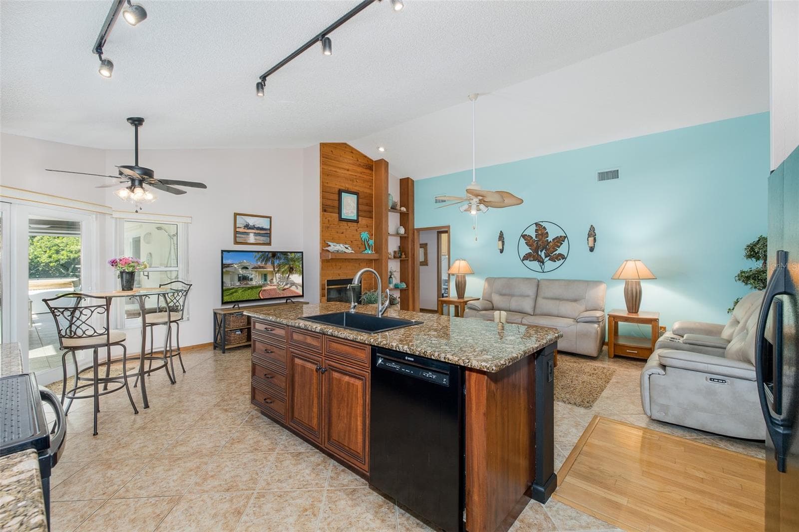 Single Family Residence at 11810 SPANISH LAKE DR, TAMPA, photo 48 of 66