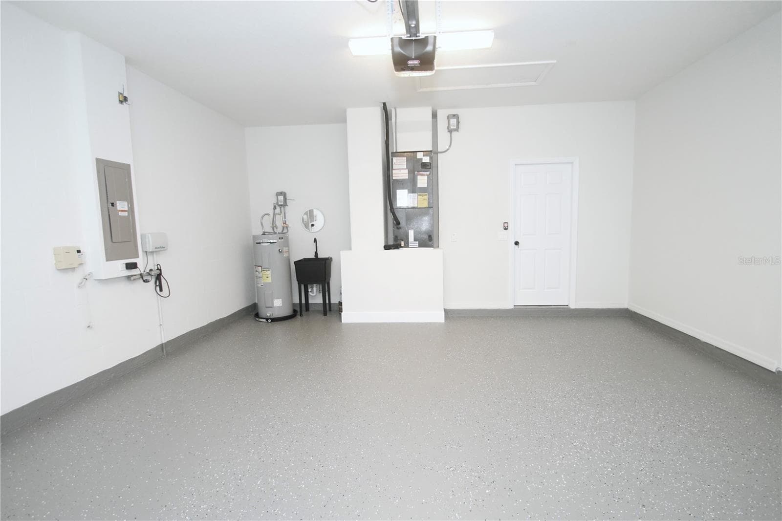 Garage - 1003 MYSTERY CIR, DAVENPORT