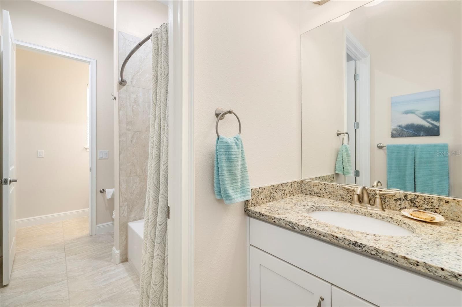Jack & Jill Bathroom - 10107 CARNOUSTIE PL, BRADENTON
