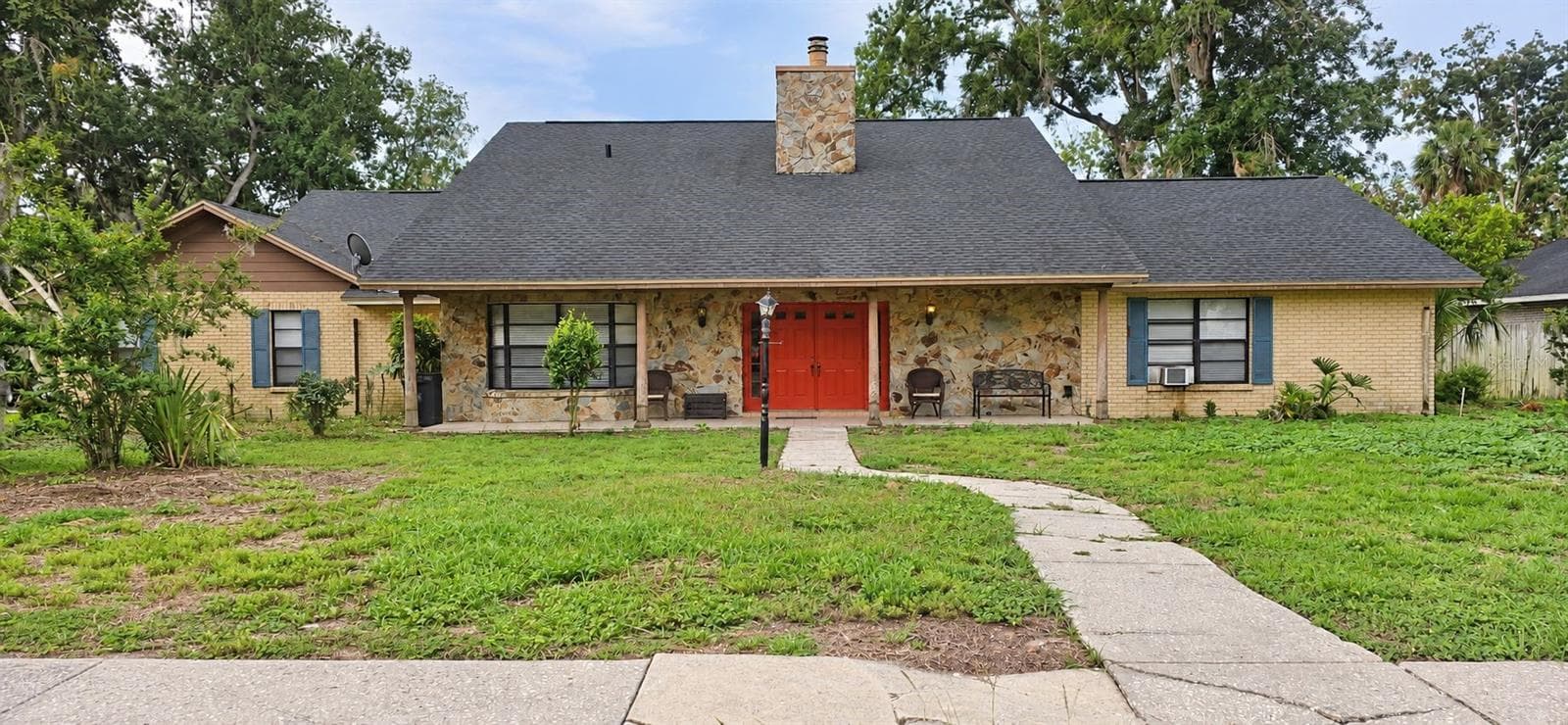 113 LOCUST DR