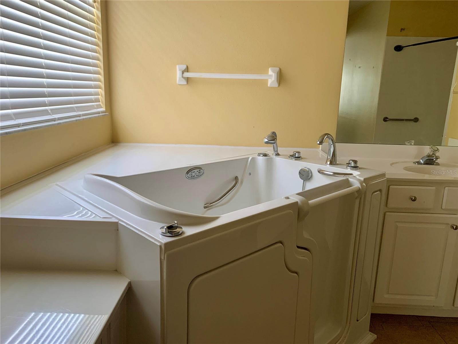 HYDRO SPA WHIRPOOL - 6738 VISTA PARK BLVD, ORLANDO